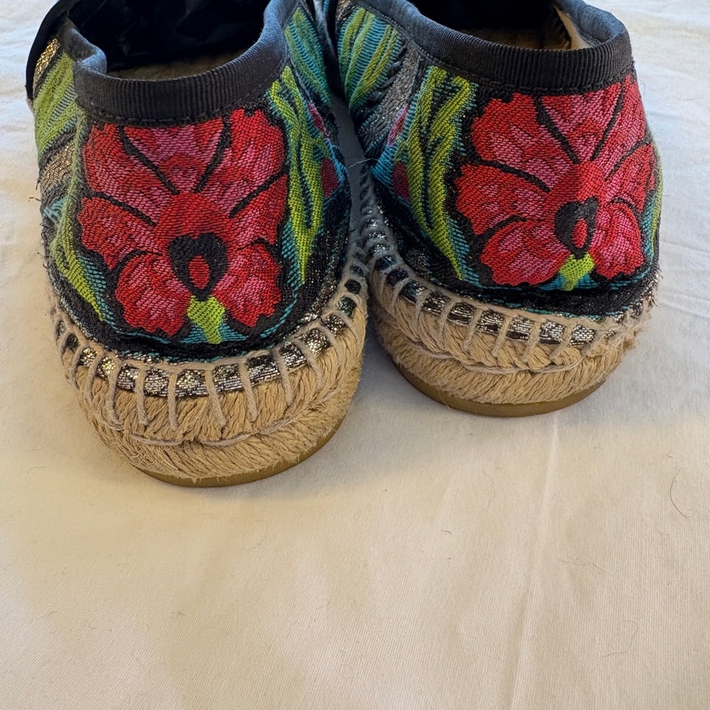 Authentic Gucci Rose Baby Blind for Love Tapestry Espadrille Flats - Picture 7 of 11